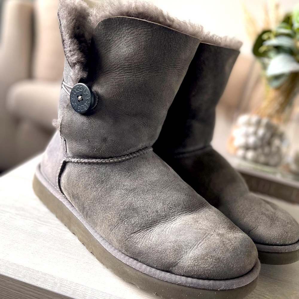 Grey Suggs - Size 10